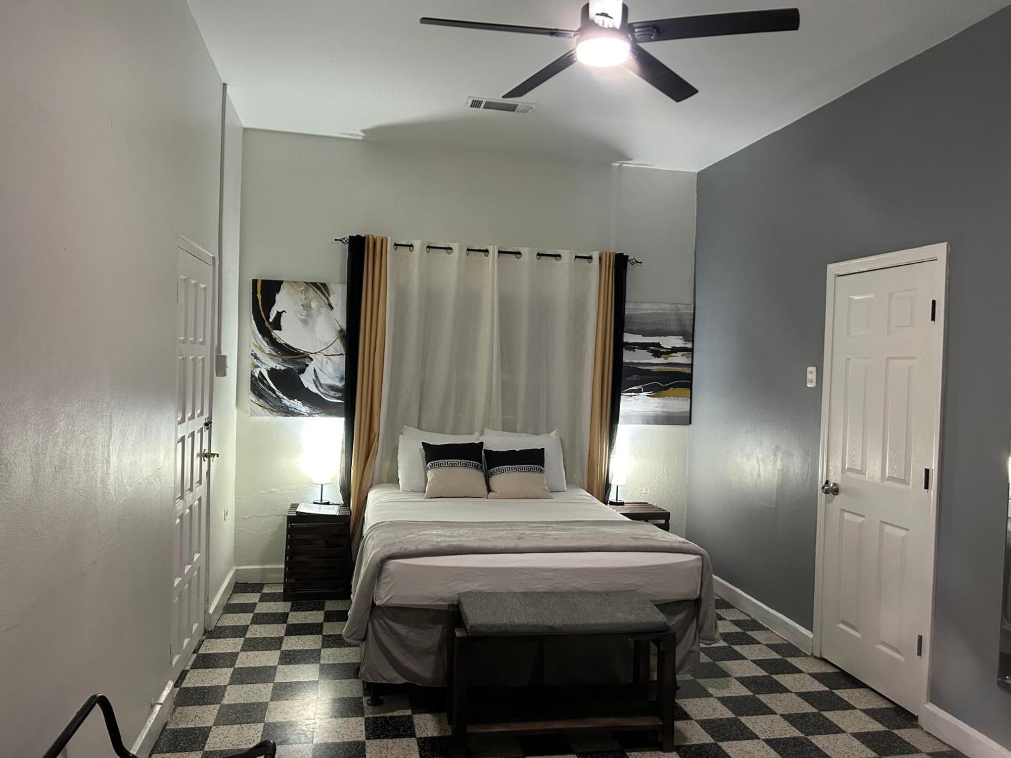 Bed and Breakfast The Royal Nest Trinidad Diego Martin Экстерьер фото