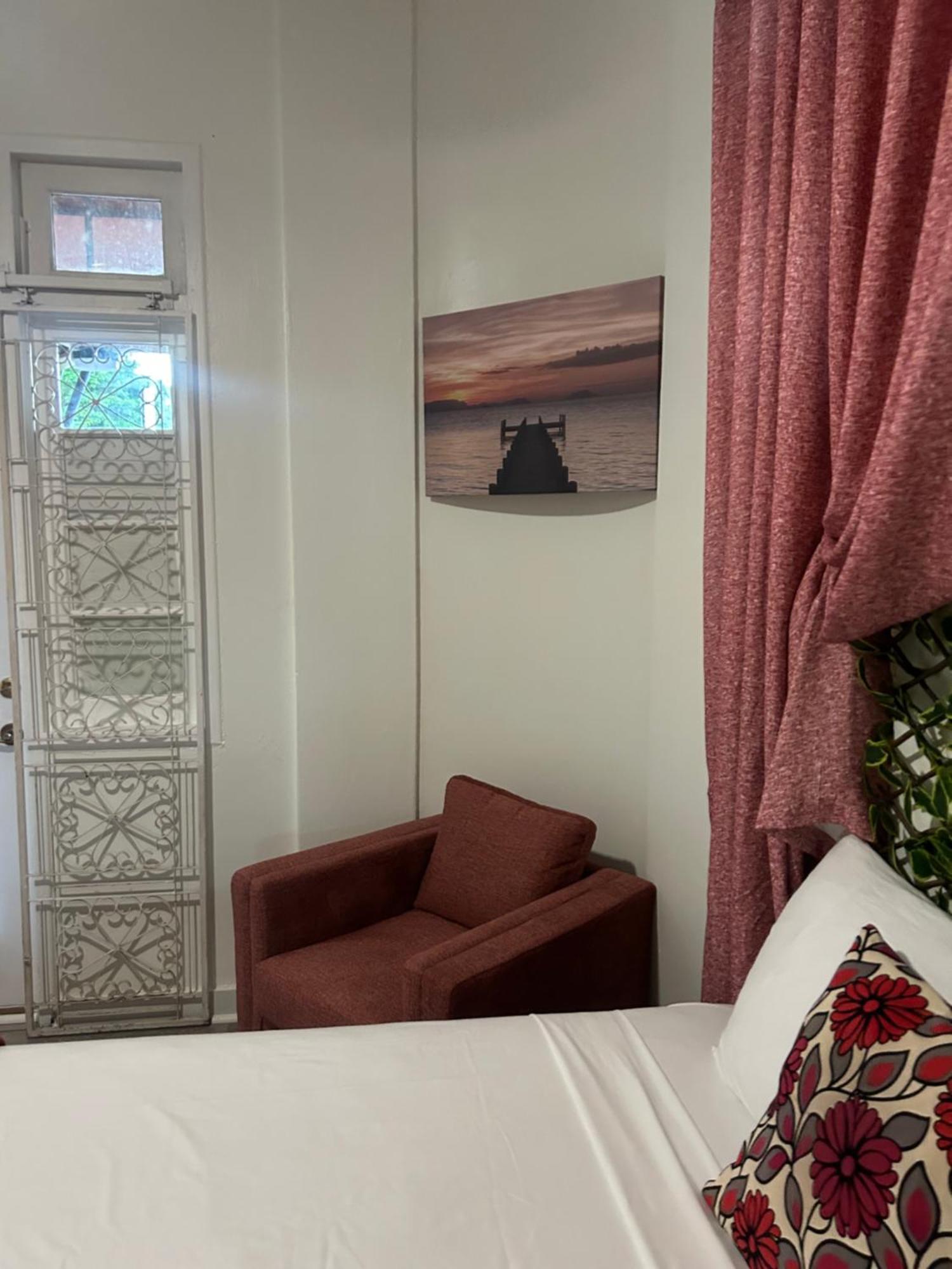 Bed and Breakfast The Royal Nest Trinidad Diego Martin Экстерьер фото