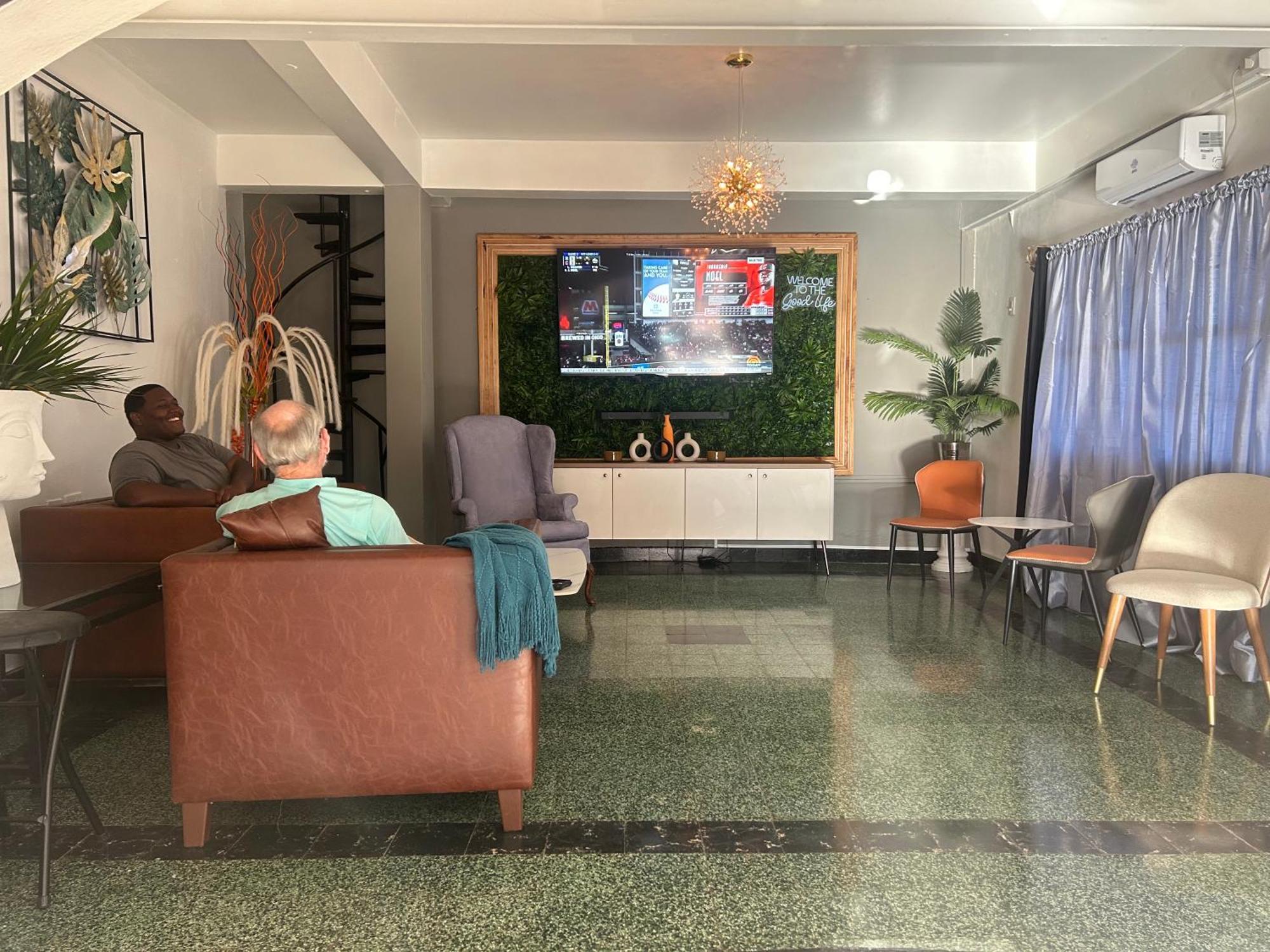 Bed and Breakfast The Royal Nest Trinidad Diego Martin Экстерьер фото